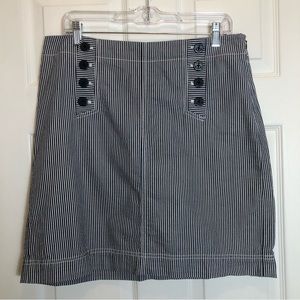 Talbots Seersucker Skirt with Button Front Detail. Size 10